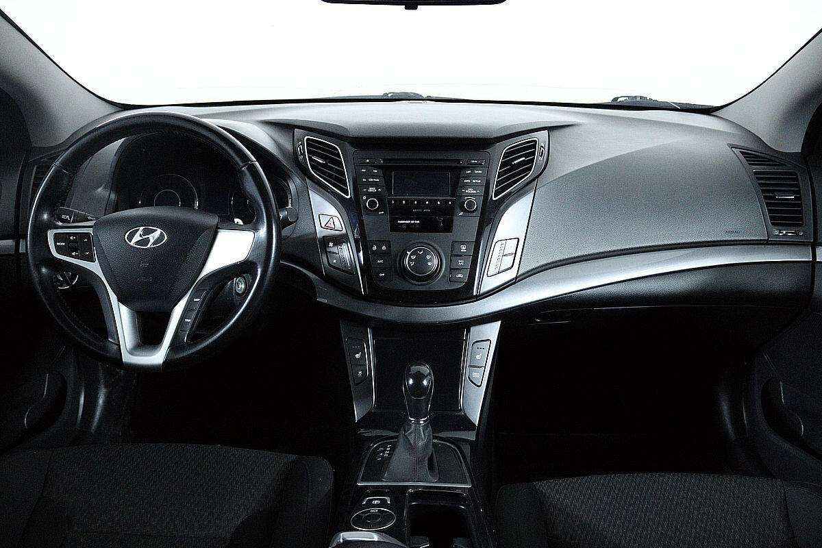 Купить Hyundai i40 Автоматическая 2013 с пробегом 91404 км низкие цены на  б/у автомобили в Сертолово - Урус Экспер